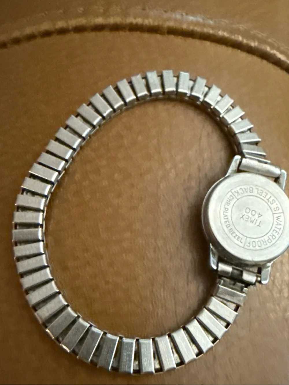 Vintage Timex 400 Hand-Winding Mechanical Watch Women 17 Jewels Silver Stretch.